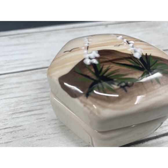 Vintage Asian Porcelain Ceramic 2.75” Hexagon Trinket Box W/ Lid and Jade Stone - Picture 7 of 12